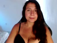 Sou uma jovem simpática, com um sorriso largo, que adora sorrir. Gosto de conversas leves e profundas — aquelas que realmente prendem a atenção. Sou atenciosa, adoro dar conselhos e gosto de conhecer melhor as pessoas. Além da minha pele bronzeada do Rio de Janeiro e da minha beleza tropical, adoro dançar e fazer as pessoas sorrirem. Bem-vinda!