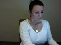 Hey ik ben Nina. Korte intro .. ik ben klein van stuk maar groots in presence, love it. Dominant op een speelse manier.ik hou van nieuwe uitdagingen! Oeh, ik voel de vibes al ..