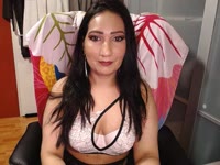 i am a sensual attractive woman who likes to tease and play with horny men