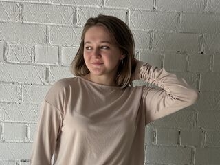 naked camgirl masturbating with dildo ChristiaBenoy