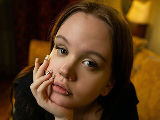 camwhore masturbating with dildo SarandaRyan