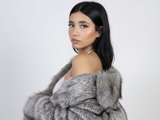 topless cam girl EmyDilucas