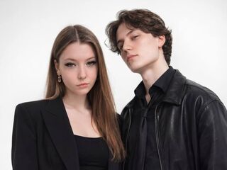 cam couple live LeoAndMira