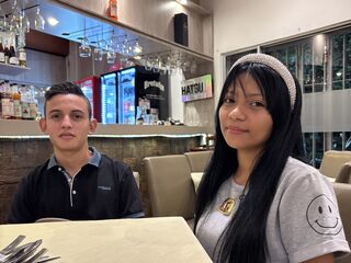 camcouple playing with dildo NicolleandLucas