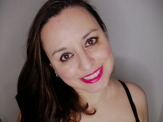 camslut webcam video AdelaAlbaNatural