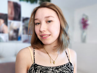 camgirl playing with vibrator AgathaMason