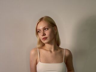nude webcam girl AishaNaeher