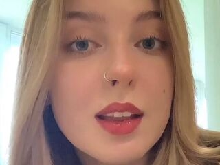mastubating web cam girl AlbertaGodsil