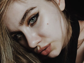 naked girl with cam masturbating AlysonKoks