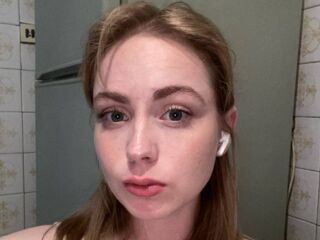 camgirl playing with sextoy AmiNahha
