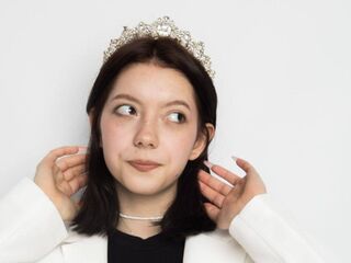 naked camgirl masturbating with vibrator ArielleTewell