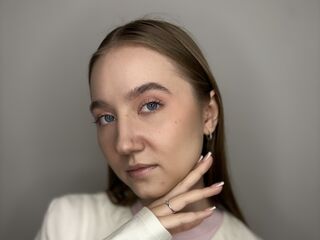 fingering webcamgirl AudreyHermet