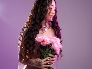 cam whore BellaClaire