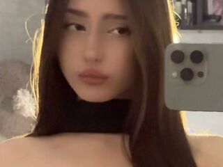 masturbating BellaJersiquins