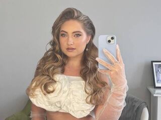 naughty camgirl fingering pussy BernieceWarmath