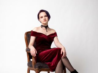 cam girl playing with vibrator BillieColeson