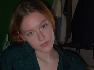 naughty camgirl photo BronwynDivens