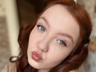 beautiful webcam girl CarolynJoosy