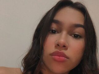 topless webcamgirl ChloeSinc