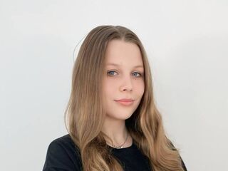 naked girl with webcam ChristianeSivie