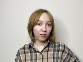 camgirl showing tits ChristinAguliar