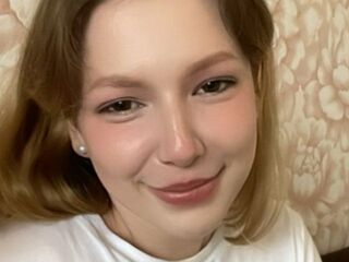 naughty cam girl fingering shaved pussy ChunYundt