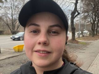 cam girl playing with sextoy DariaCalm