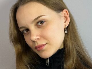 hot naked cam girl DavinaMcglinchey