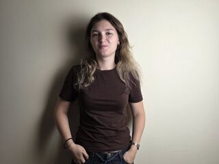 camslut spreading pussy ElishaBerbary