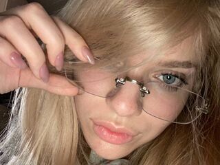 fingering cam whore ElwynaCreason