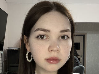 sexy cam girl EmiliRoyzi