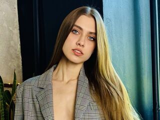 hot naked webcamgirl EmilyMontgomery