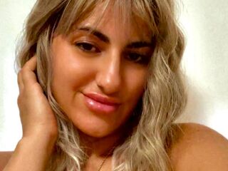 camwhore masturbating with vibrator EriaBelle