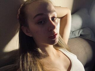 camgirl fingering pussy EunaSantamaria