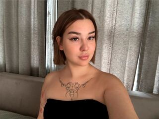 camgirl fingering bald pussy FrankieGarner