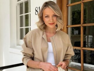 nude camgirl photo HelenLewiss