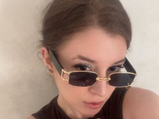 topless cam girl HeleneBrutger