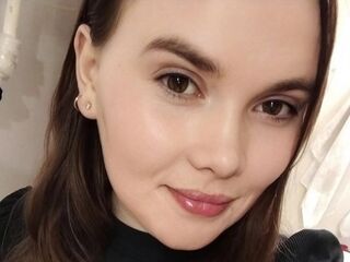 naughty cam girl masturbating with dildo InesZollo