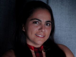 camgirl playing with vibrator JasminVerona