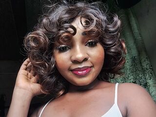 camslut fingering shaved pussy JenniferJoe