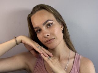hot webcam slut JerilynMominee