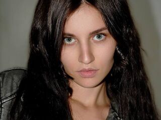 camwhore shaving pussy JolineDurda