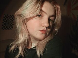 cam girl playing with dildo JuliaJips
