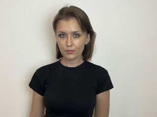 naughty cam girl masturbating with dildo KariErpelding