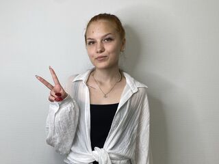camgirl playing with dildo KarineBrinkmeyer
