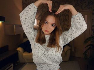 camwhore fingering shaved pussy KelsiLuciani