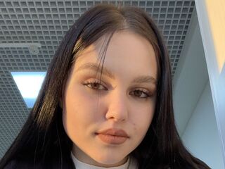 naked camgirl masturbating with vibrator KimuraNika