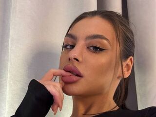 shaved pussy web cam KristyDol