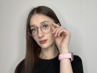 naked cam girl masturbating with sextoy LatriciaSuet