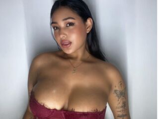 camgirl masturbating with dildo LaurenKaterine